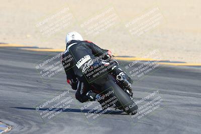 media/Dec-05-2024-Racers Edge (Thu) [[e102e0690b]]/3-B Group/Session 1 Turn 8 Backside/